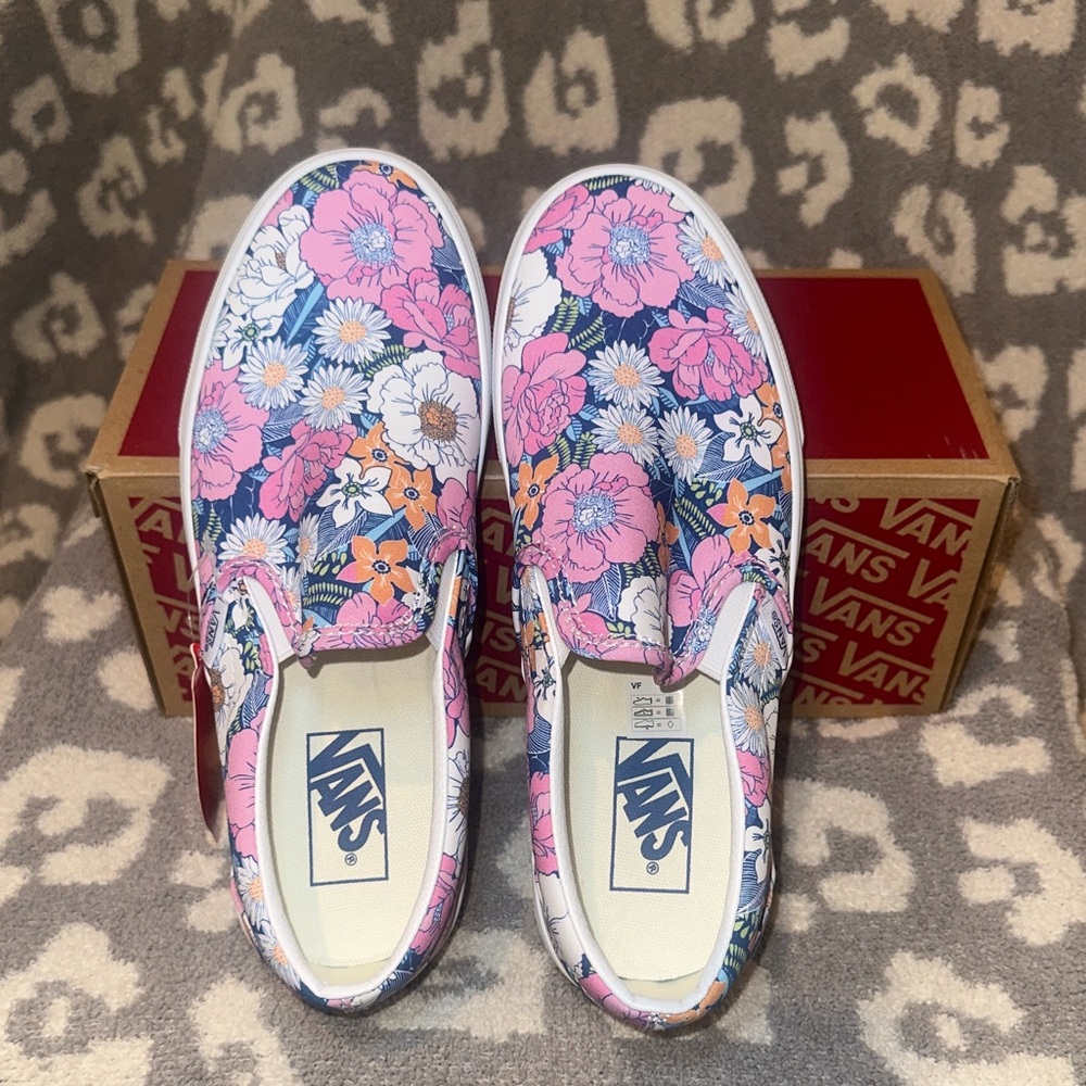 Vans Classic  Slip-On Sneakers 😍 In Retro Floral/Multi True White 😍😍 New 🩷🩷 - Picture 14 of 17